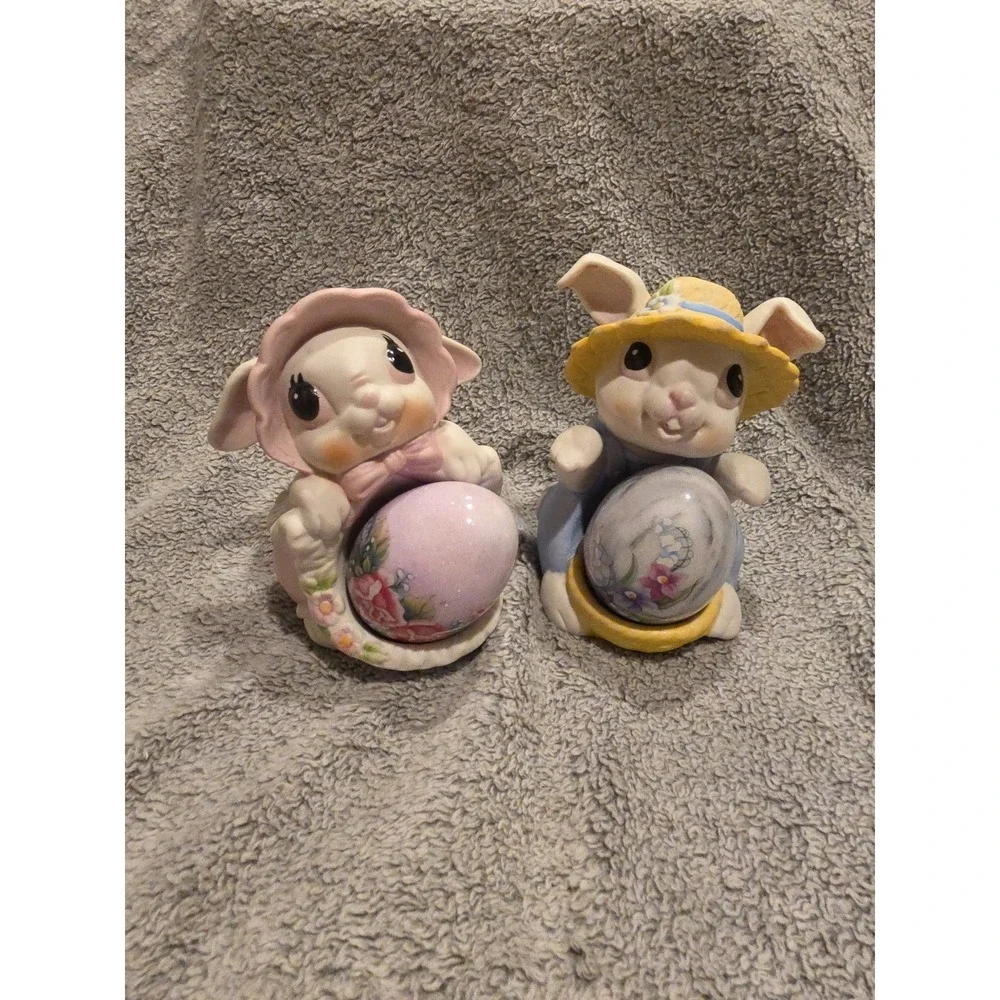Vintage Bunnies Holding Marble Eggs Big Eyes‎ Easter Spring